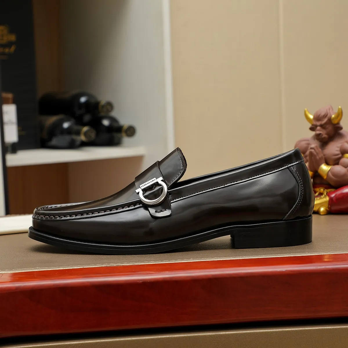 Men's shoes 250 Ferragamo [Ferragamo] top imported suit men's shoes 💯Original copy of the official website, product materials: selected imported embossed calfskin + luxury hardware buckle accessories ~ imported water-dyed cow 🐂 leather lining. Strong three-dimensional visual effect, original combination outsole, multiple colors available😘 Size: 39-44 (38.45.46. Customized)